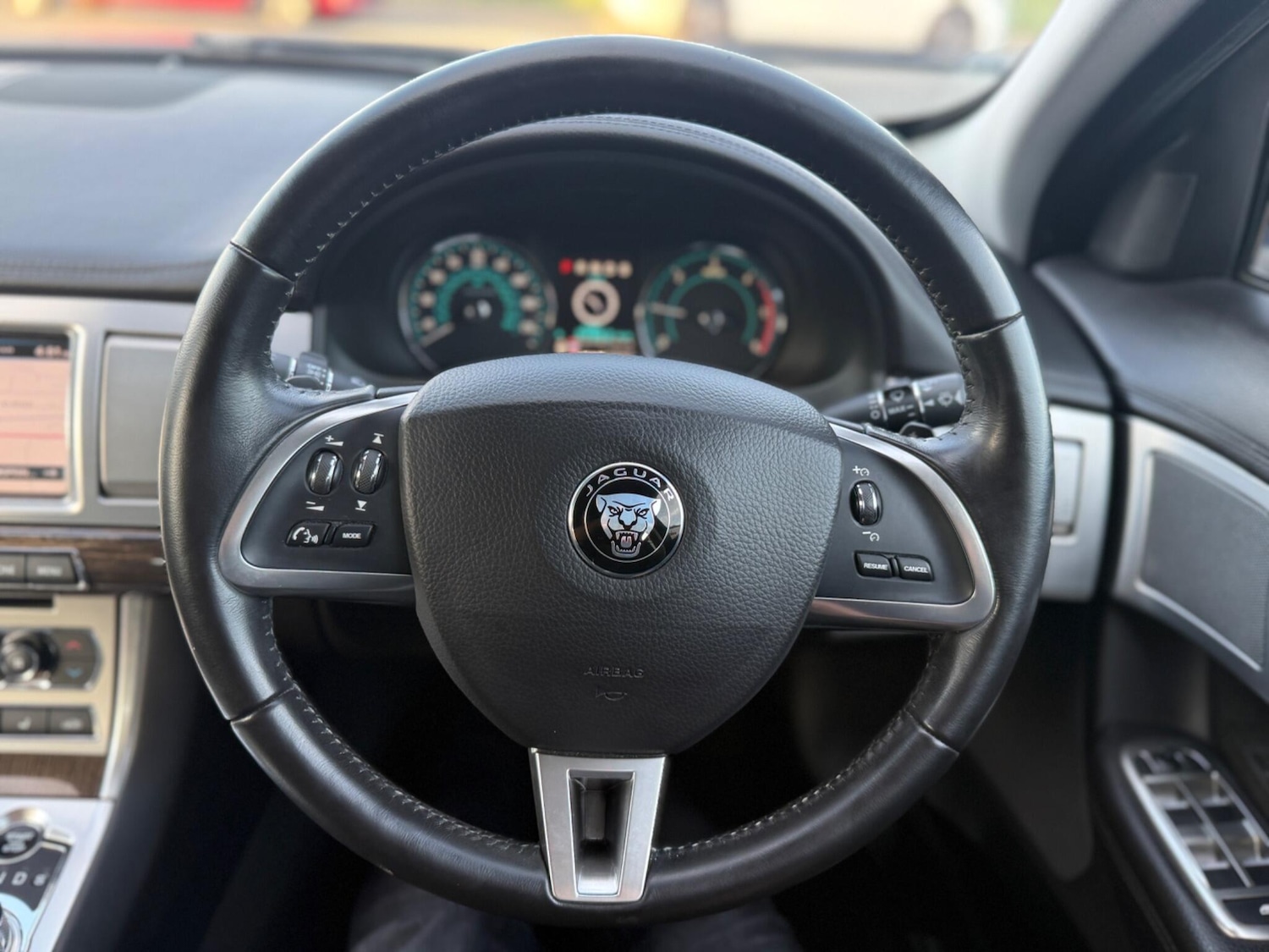 Used Jaguar XF 2015 for sale - 76227268: Photo 18