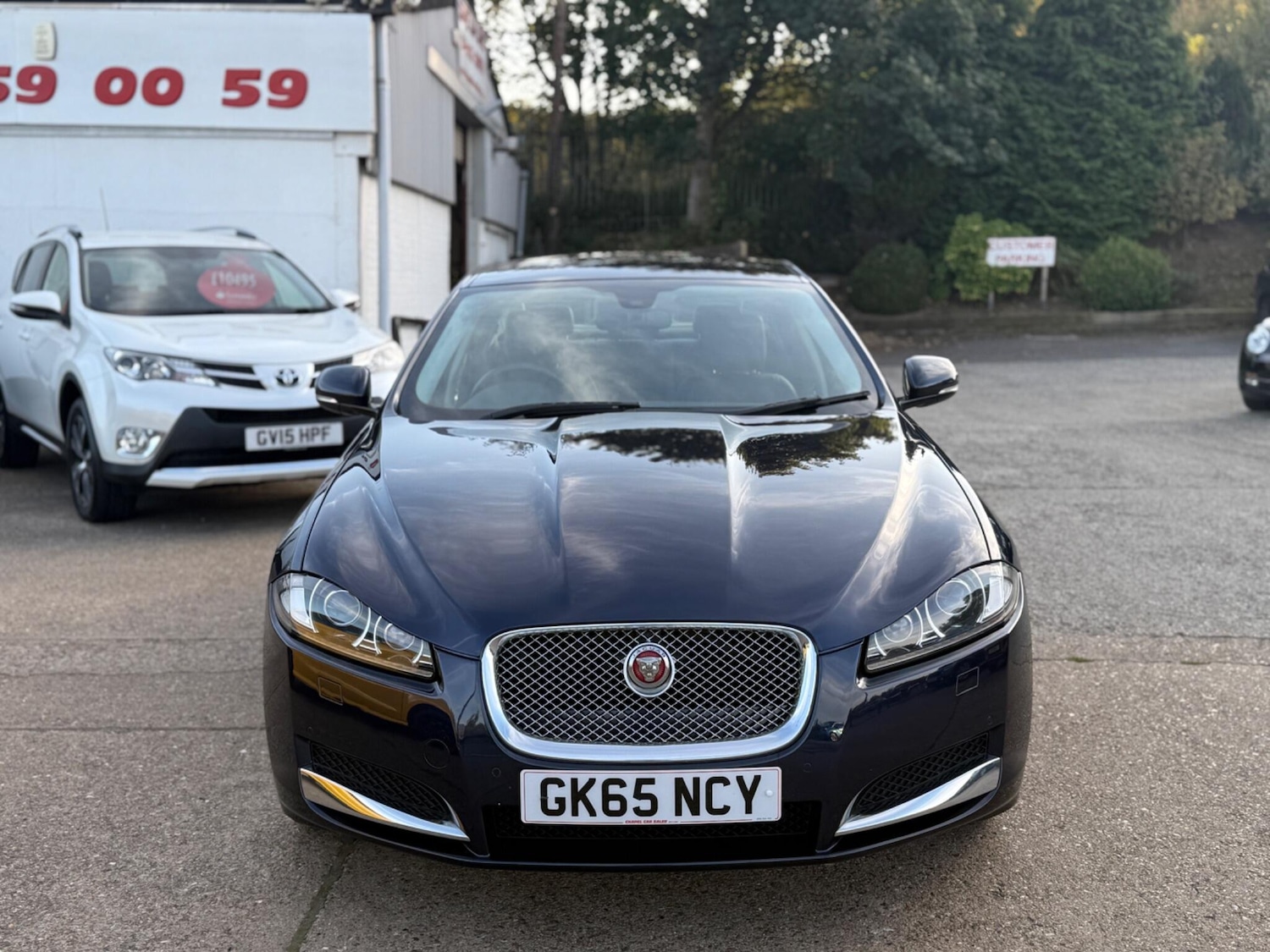 Used Jaguar XF 2015 for sale - 76227268: Photo 2