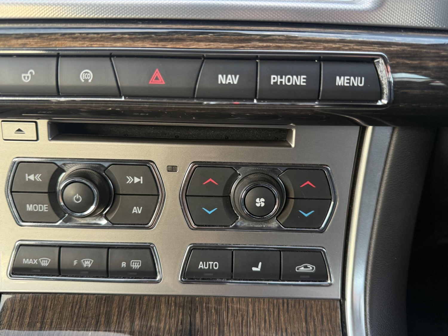 Used Jaguar XF 2015 for sale - 76227268: Photo 26