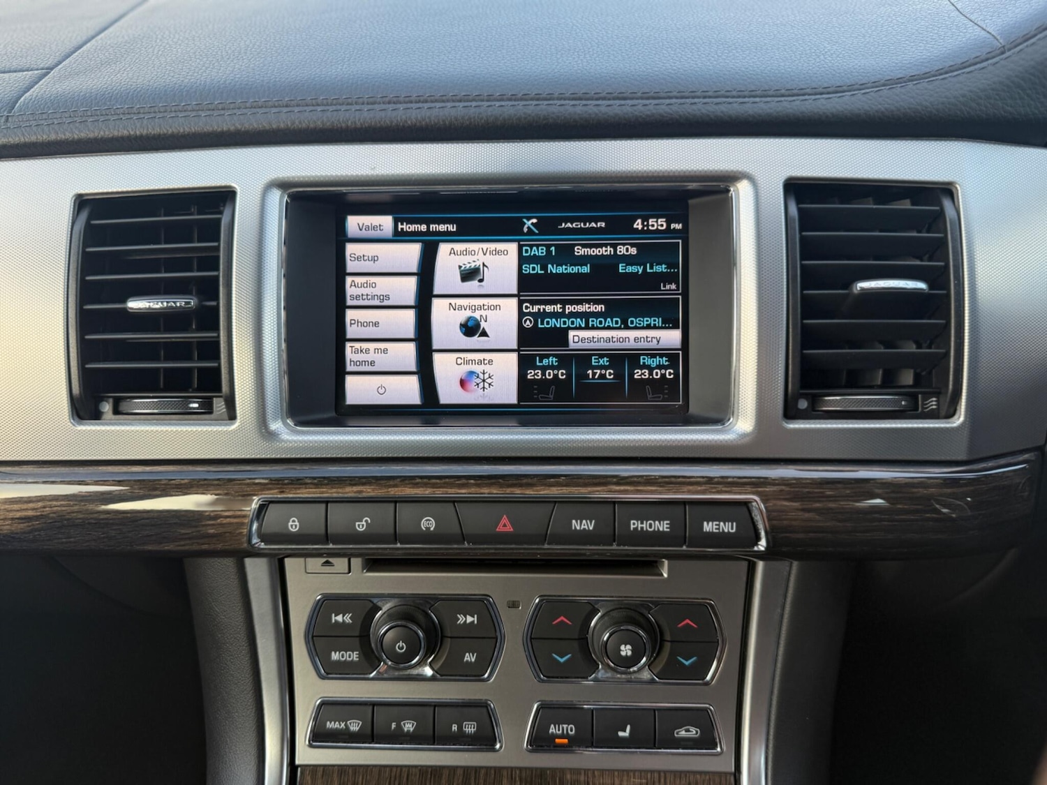 Used Jaguar XF 2015 for sale - 76227268: Photo 34