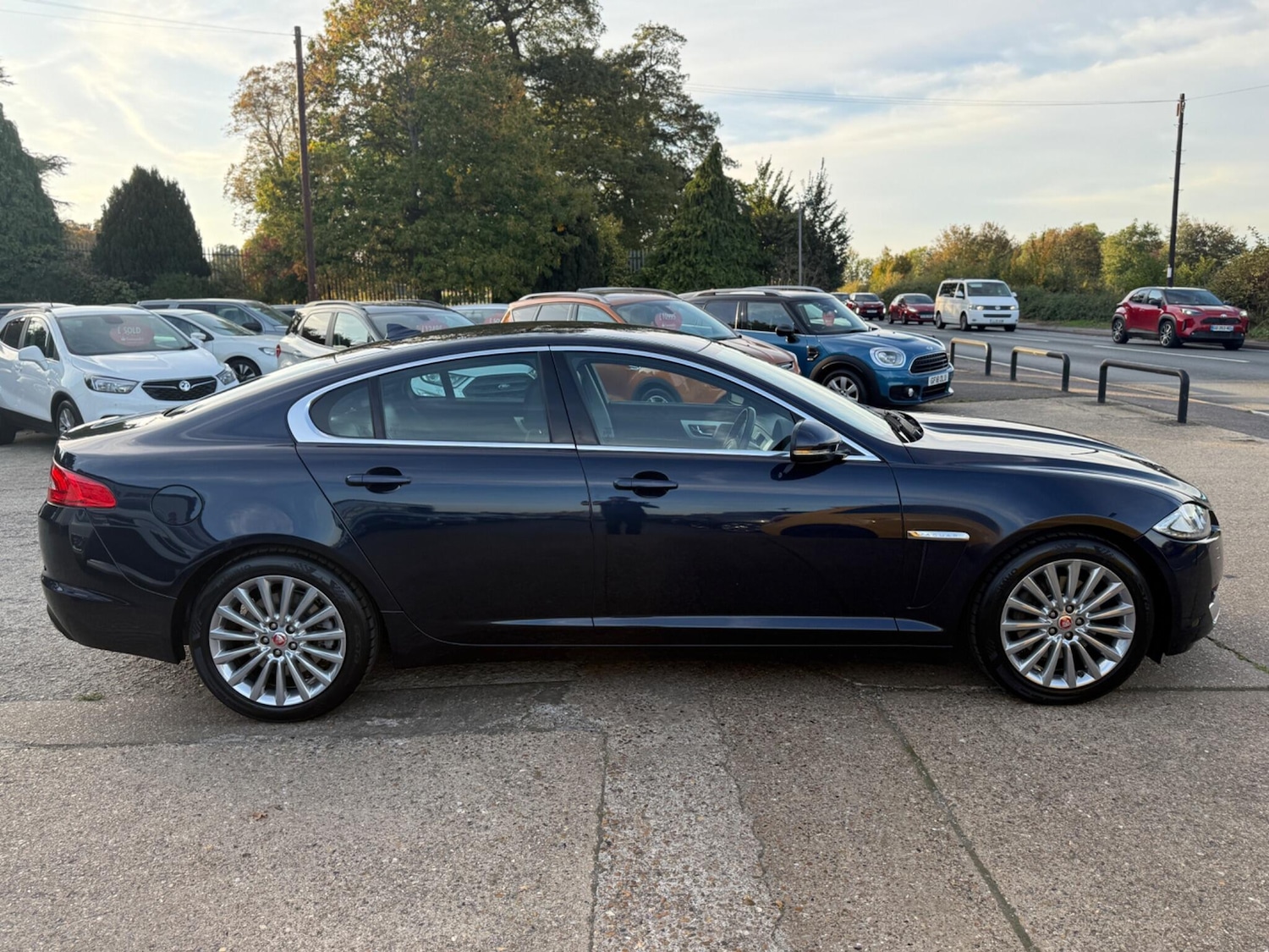 Used Jaguar XF 2015 for sale - 76227268: Photo 8