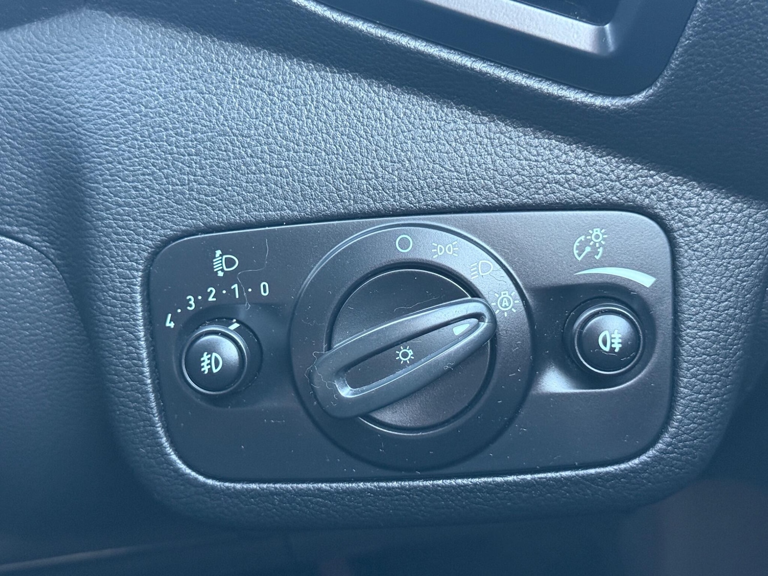 Used Ford C-Max 2016 for sale - 76899034: Photo 30