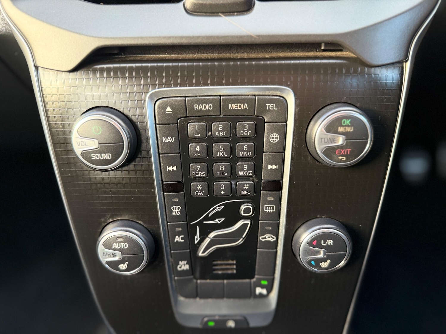 Used Volvo V40 2017 for sale - 78127850: Photo 15