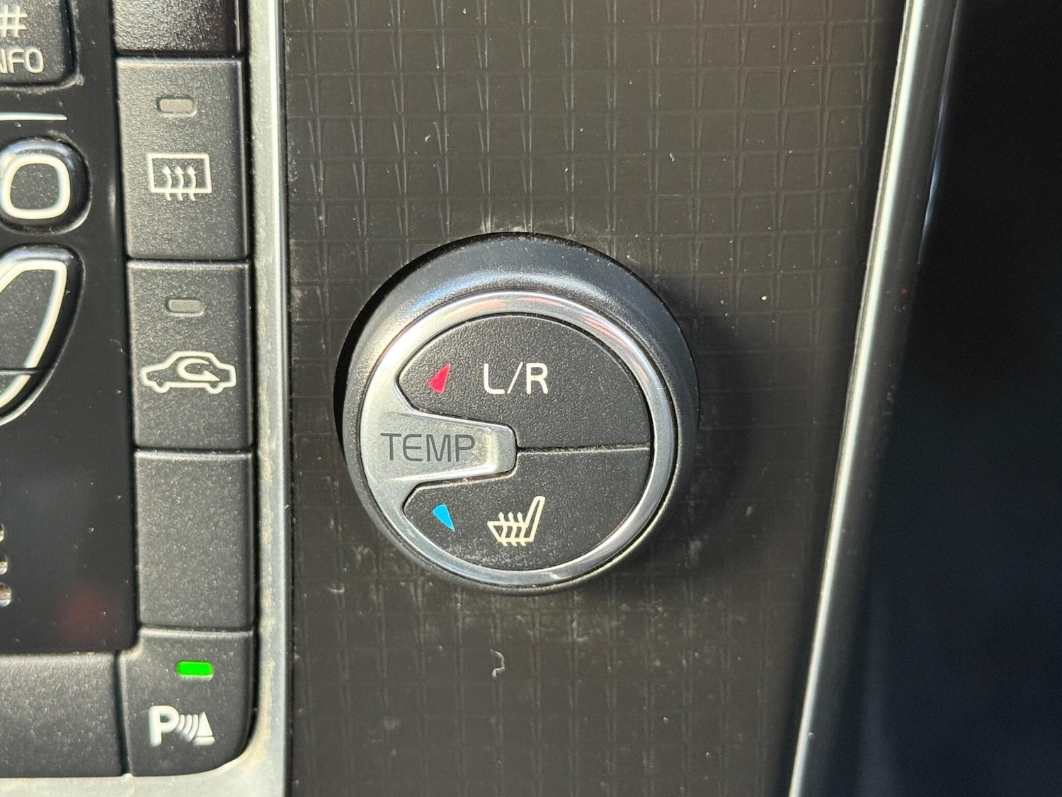 Used Volvo V40 2017 for sale - 78127850: Photo 17