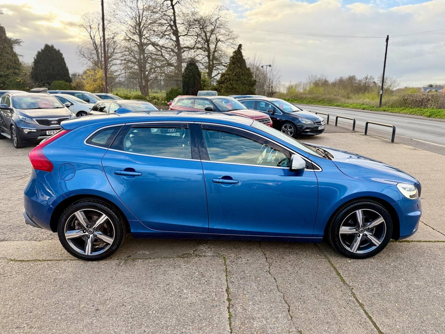 Used Volvo V40 2017 for sale - 78127850: Photo 8