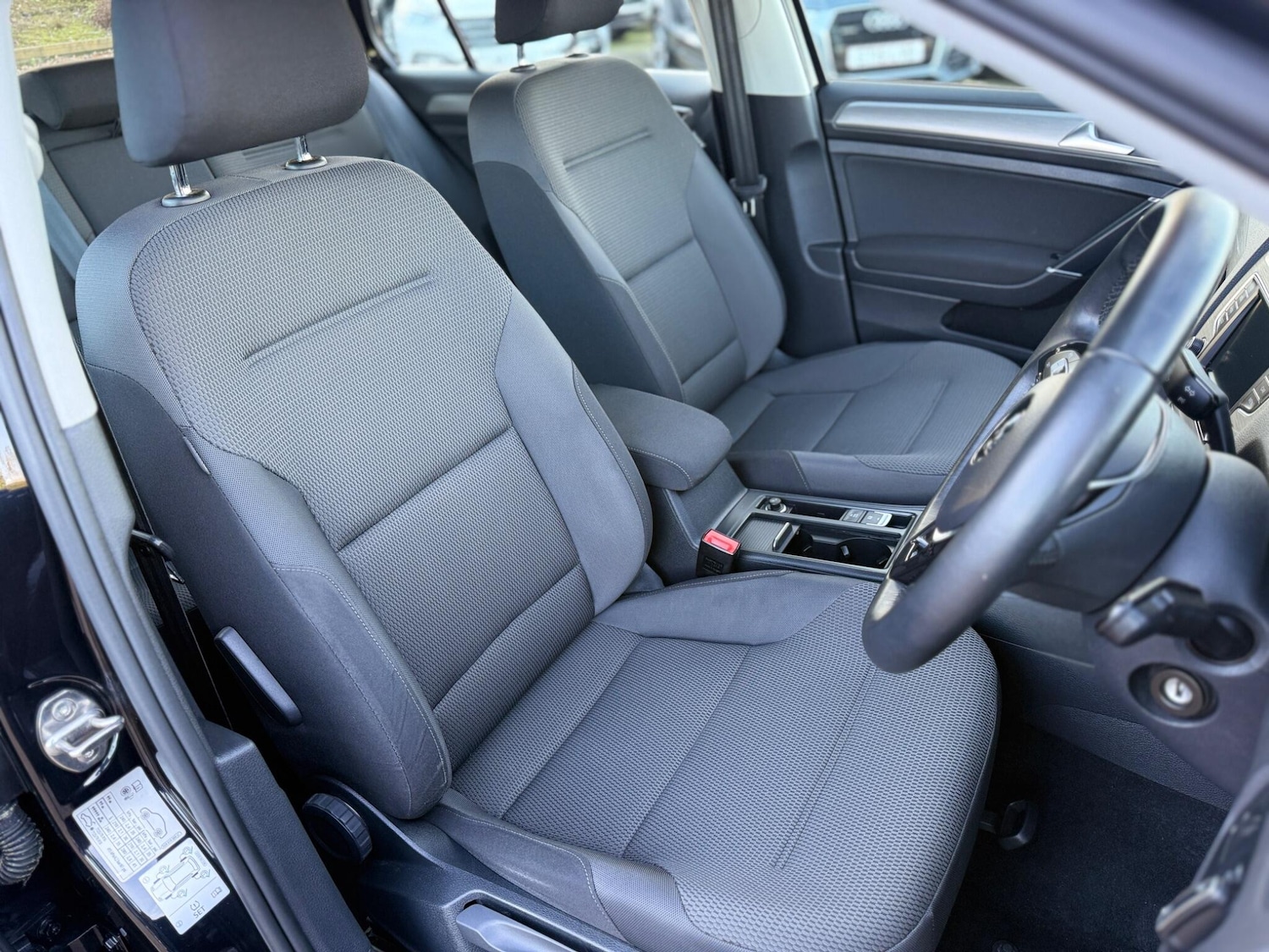 Used Volkswagen Golf 2017 for sale - 76560897: Photo 10