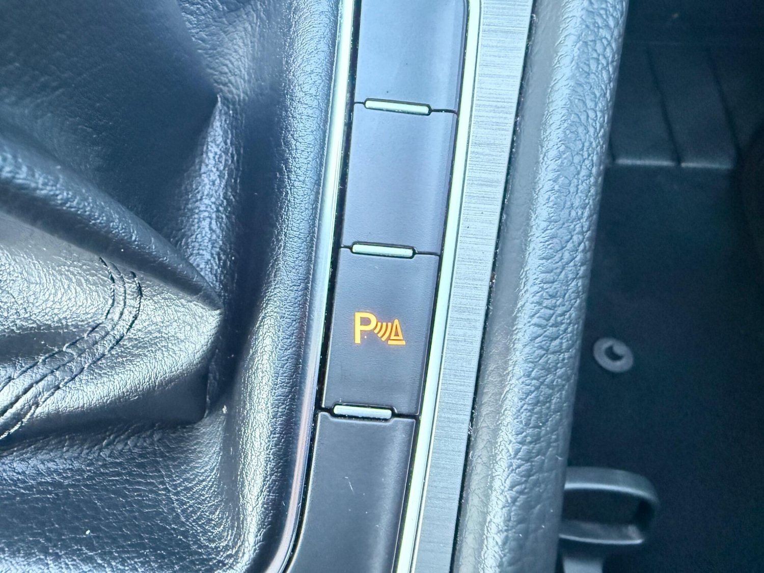 Used Volkswagen Golf 2017 for sale - 76560897: Photo 31