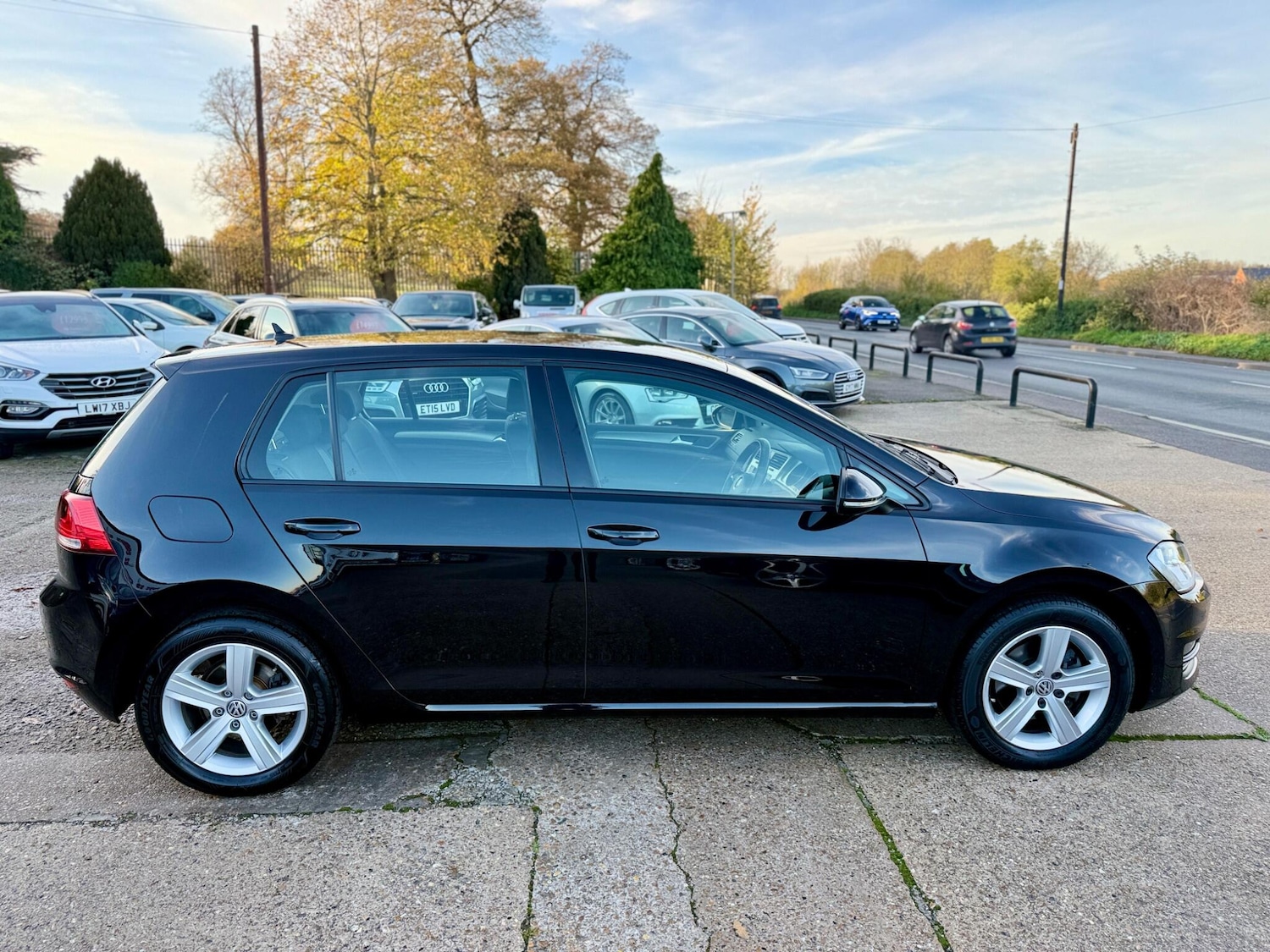 Used Volkswagen Golf 2017 for sale - 76560897: Photo 8