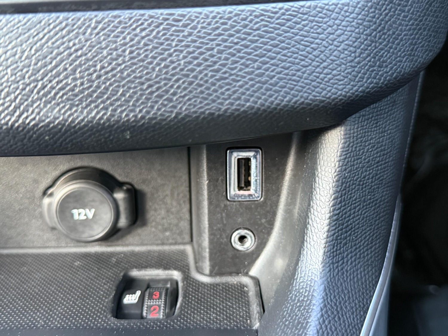 Used Peugeot 308 2015 for sale - 78170721: Photo 24