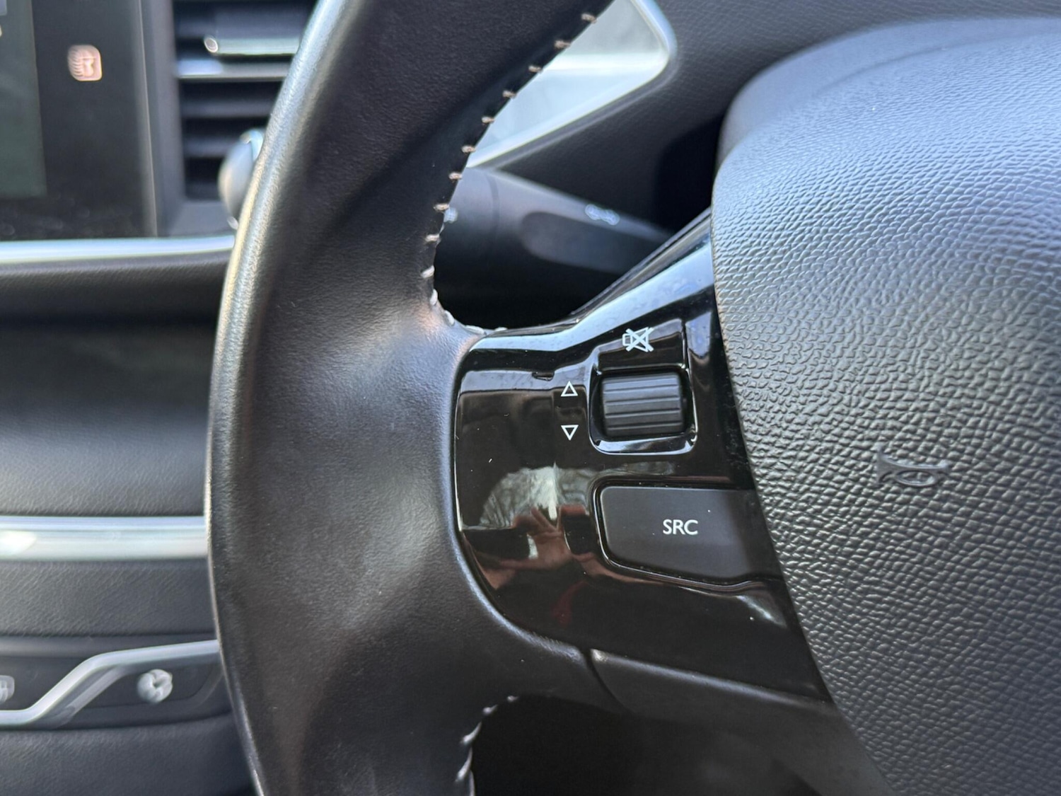 Used Peugeot 308 2015 for sale - 78170721: Photo 32