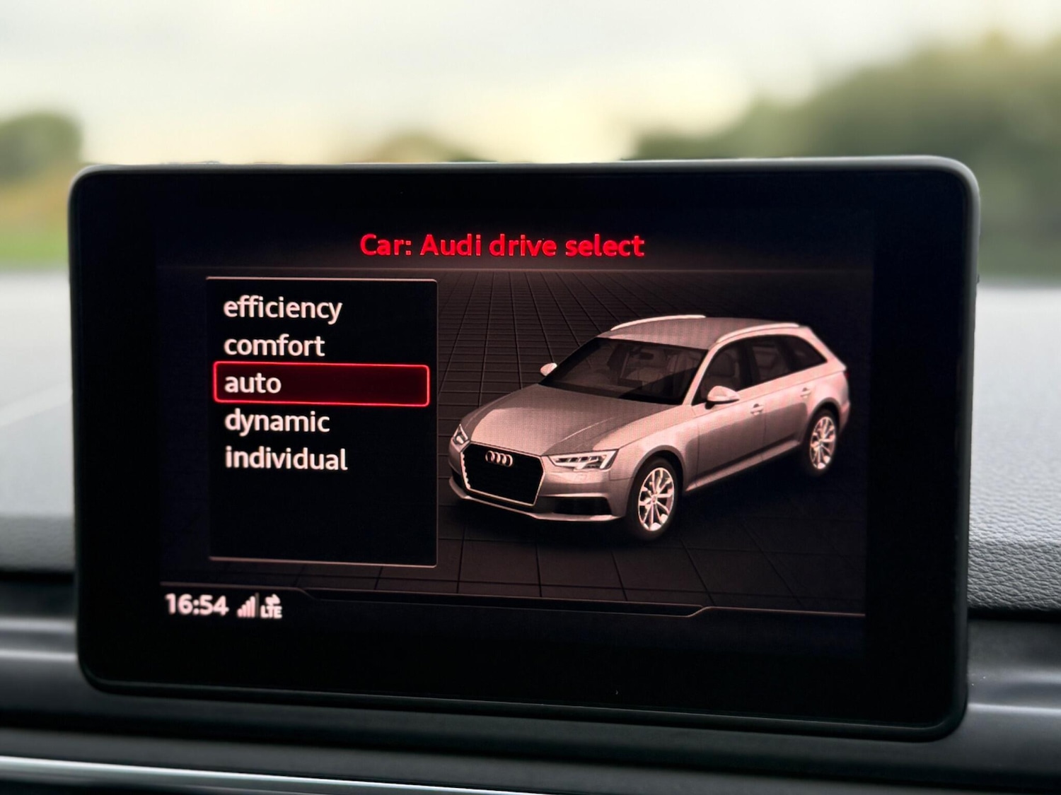 Used Audi A4 Avant 2017 for sale - 76349278: Photo 33