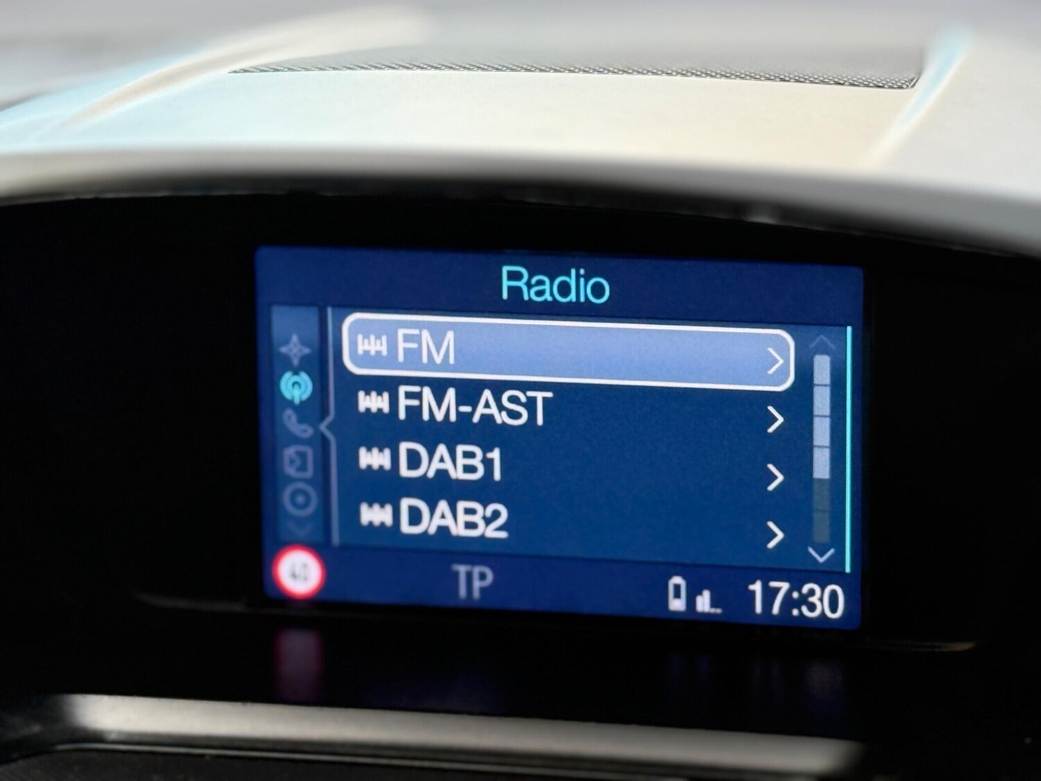 Used Ford Kuga 2015 for sale - 76031619: Photo 31