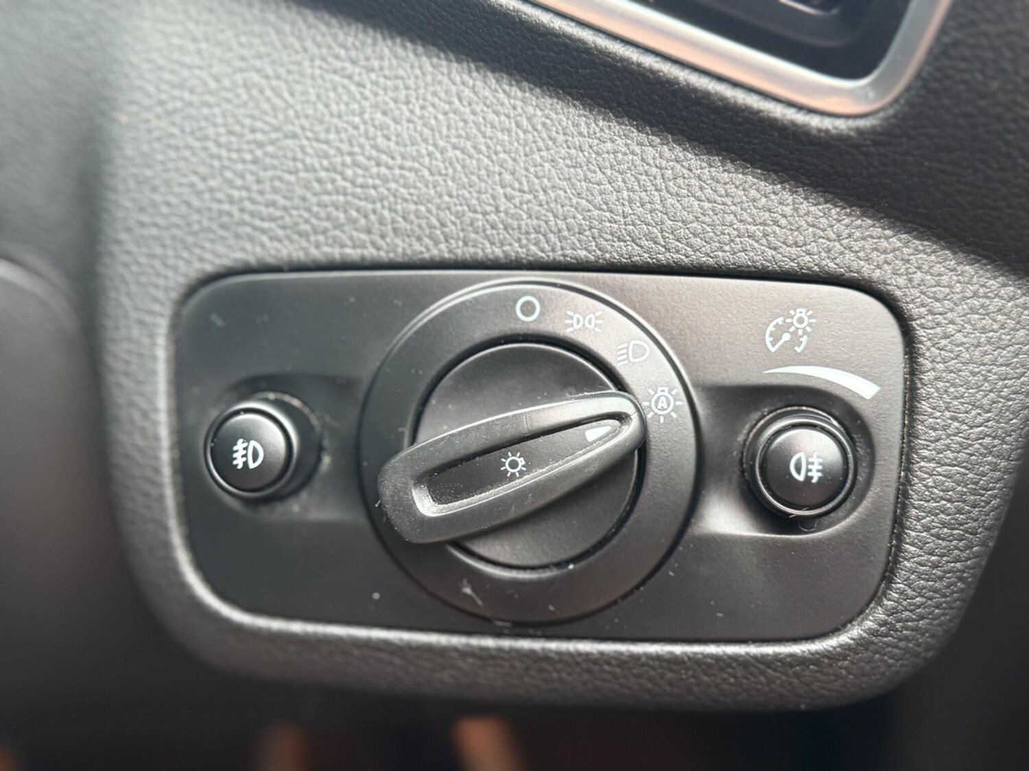 Used Ford Kuga 2015 for sale - 76031619: Photo 36