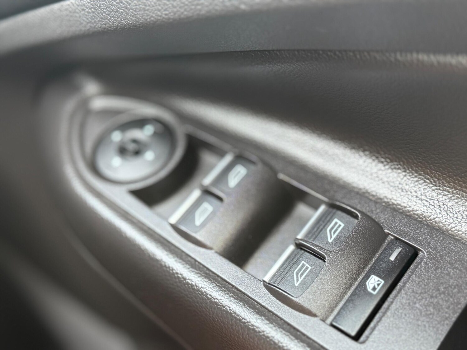 Used Ford Kuga 2015 for sale - 76031619: Photo 37