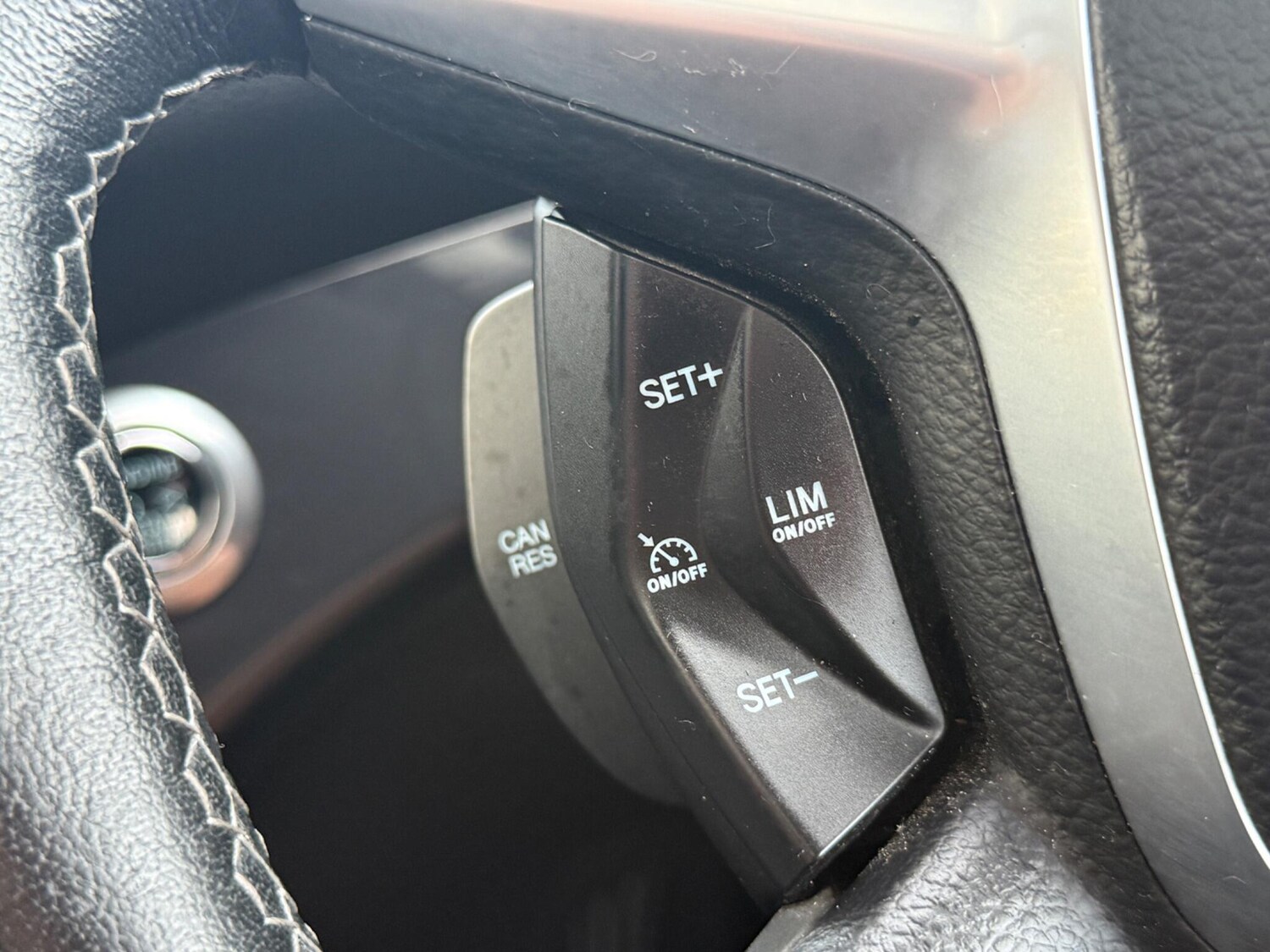 Used Ford Kuga 2015 for sale - 76031619: Photo 39