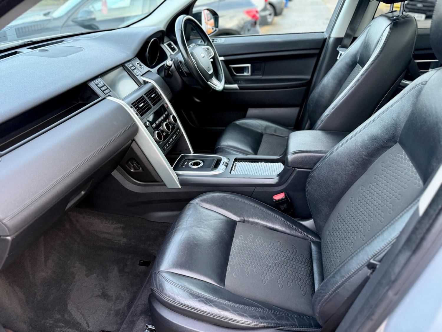 Used Land Rover Discovery Sport 2015 for sale - 77396629: Photo 11