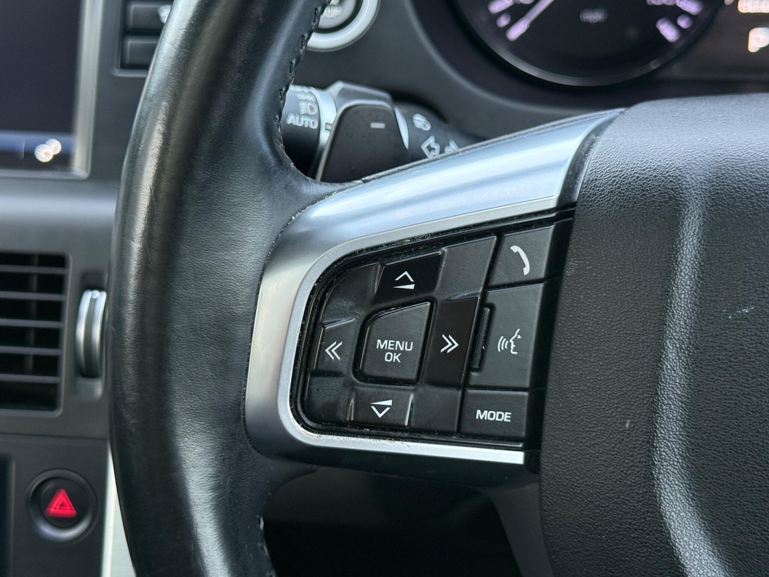 Used Land Rover Discovery Sport 2015 for sale - 77396629: Photo 32