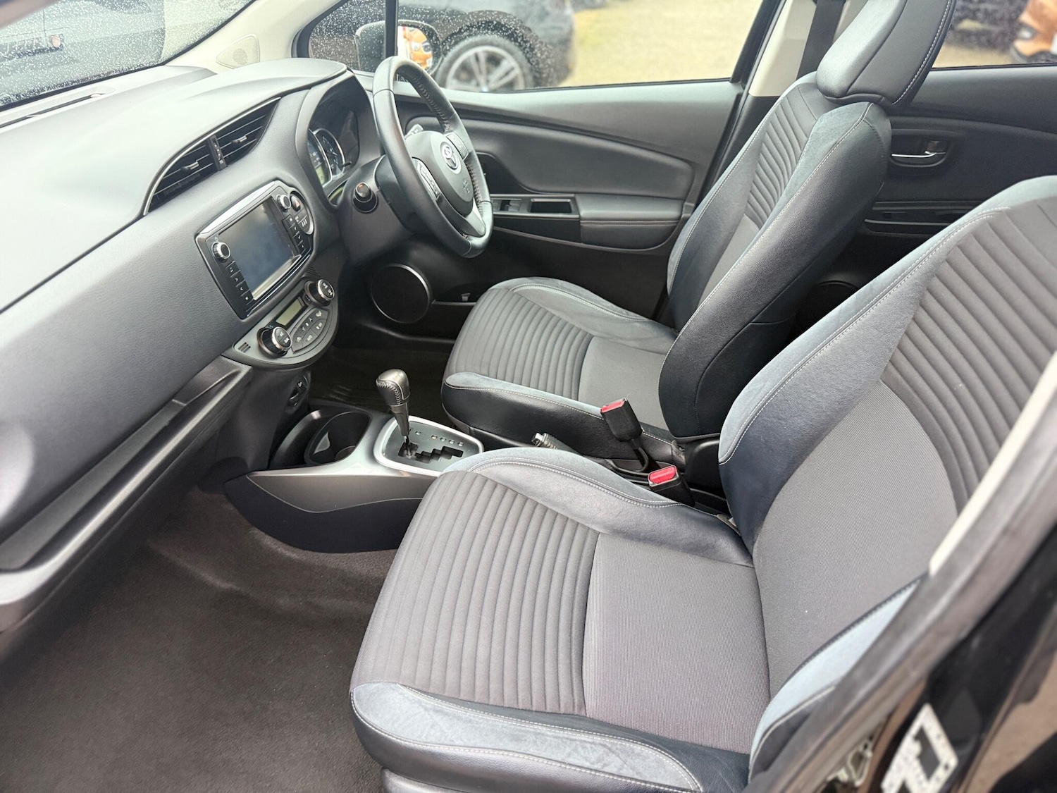 Used Toyota Yaris for sale - 77424984: Photo 10