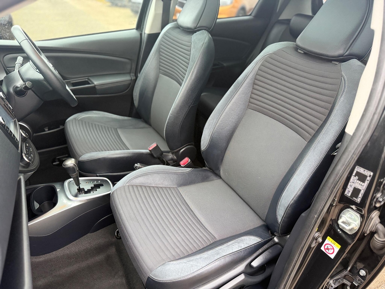 Used Toyota Yaris for sale - 77424984: Photo 11