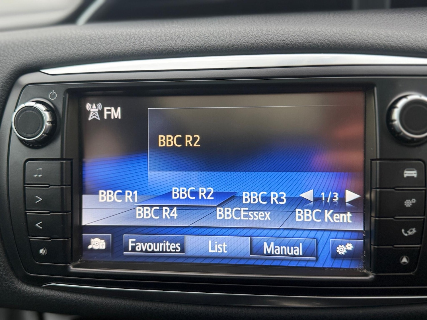 Used Toyota Yaris for sale - 77424984: Photo 21