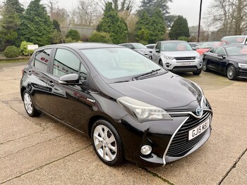 Used Toyota Yaris 2015 for sale - 77424984: Photo