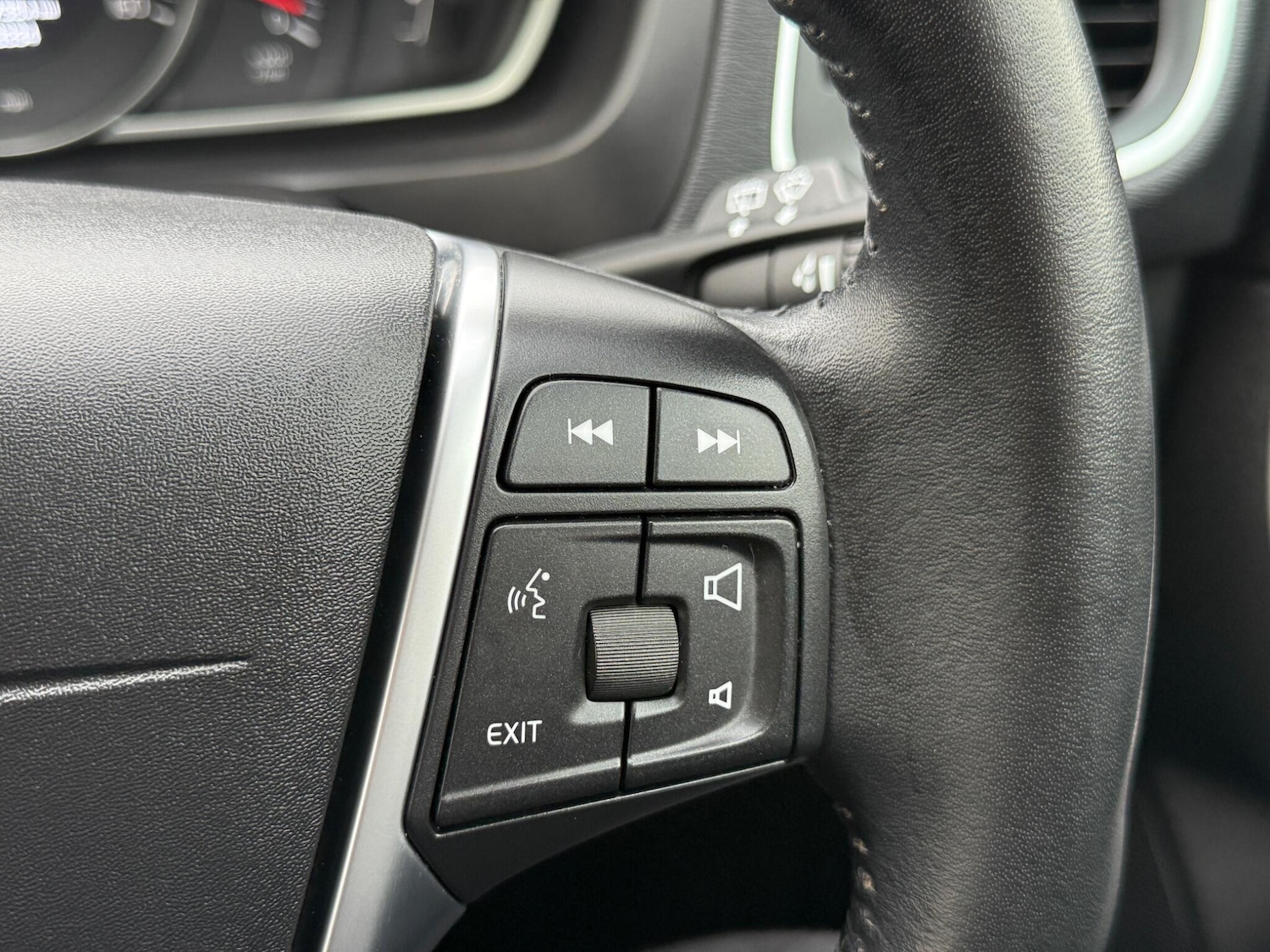 Used Volvo V40 for sale - 77625946: Photo 29