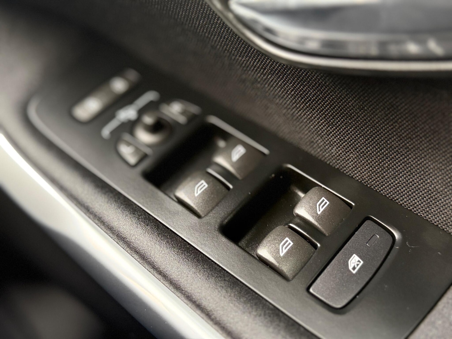 Used Volvo V40 for sale - 77625946: Photo 30