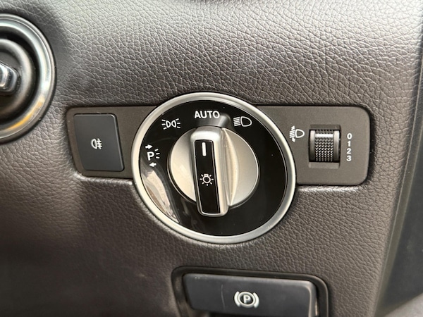 Used Mercedes-Benz SLK 2013 for sale - 76314275: Photo 40