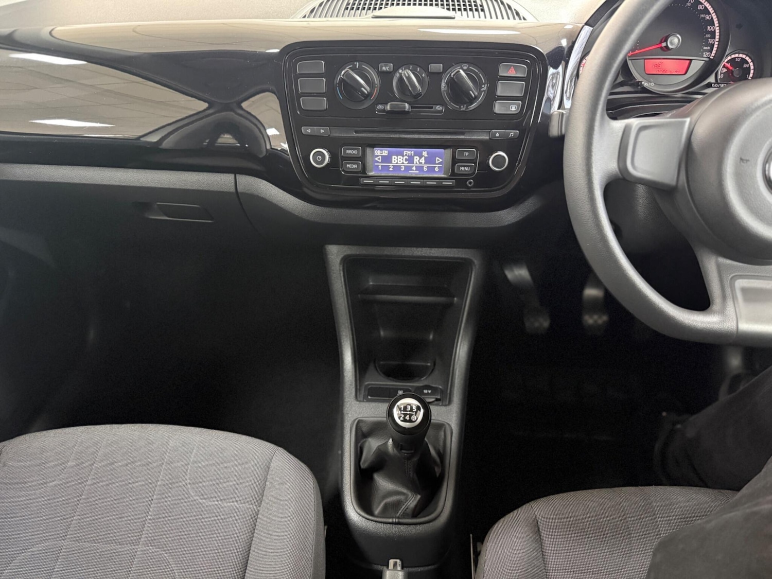 Used Volkswagen up! 2015 for sale - 76425437: Photo 17