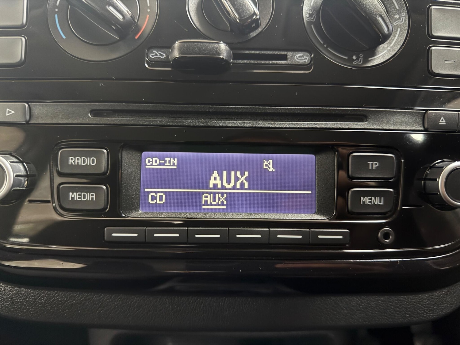 Used Volkswagen up! 2015 for sale - 76425437: Photo 19