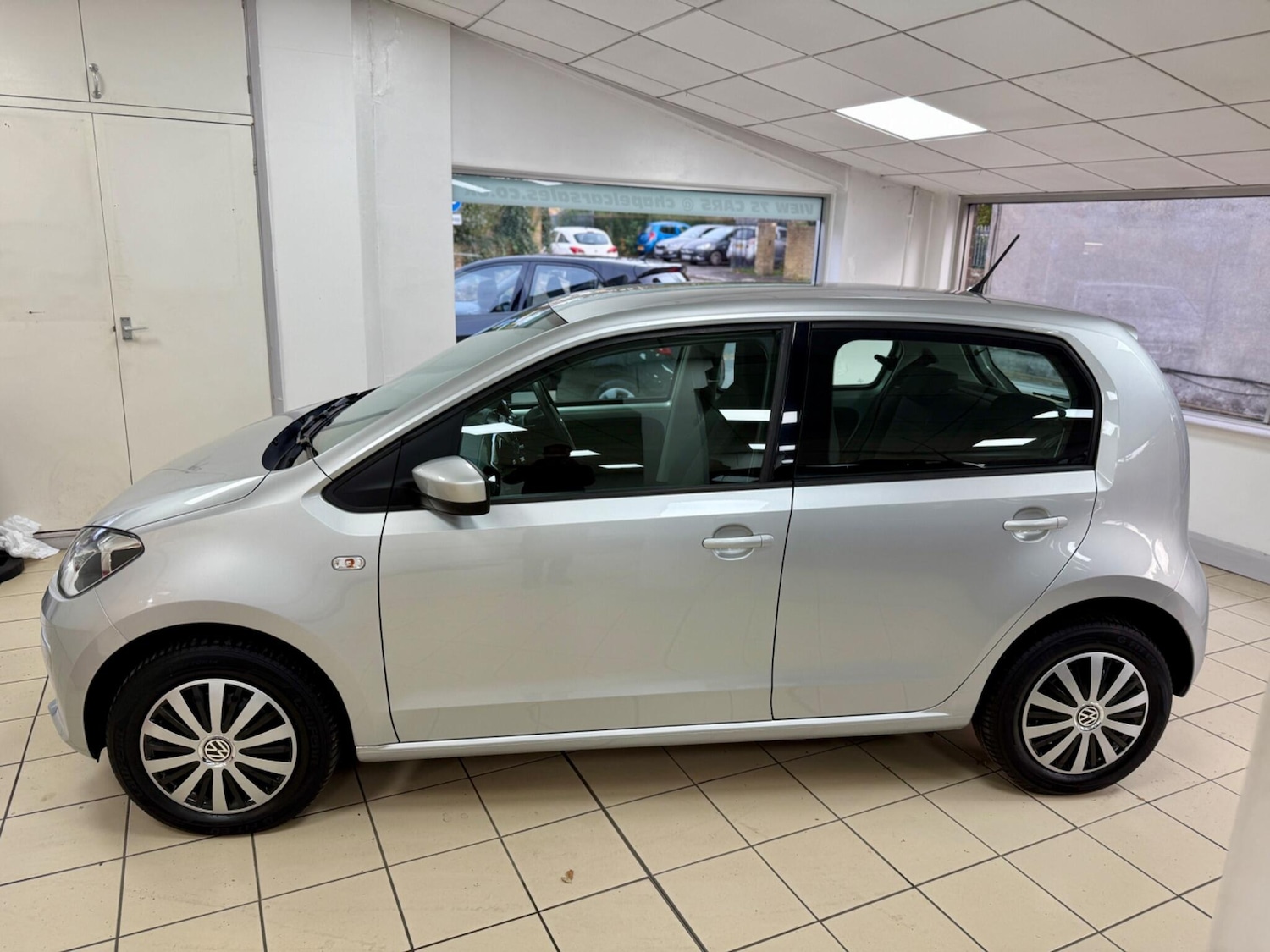 Used Volkswagen up! 2015 for sale - 76425437: Photo 4