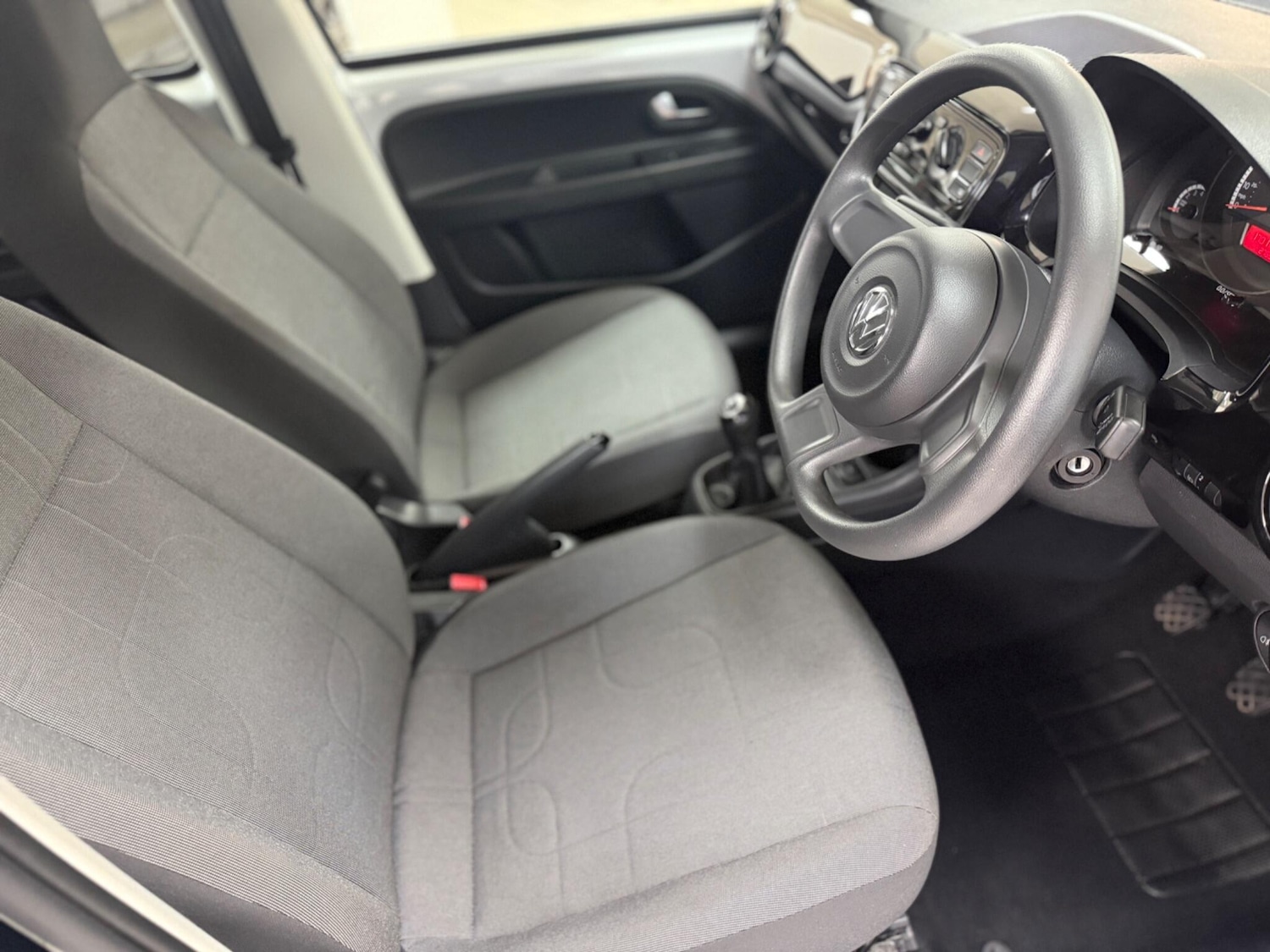 Used Volkswagen up! 2015 for sale - 76425437: Photo 9