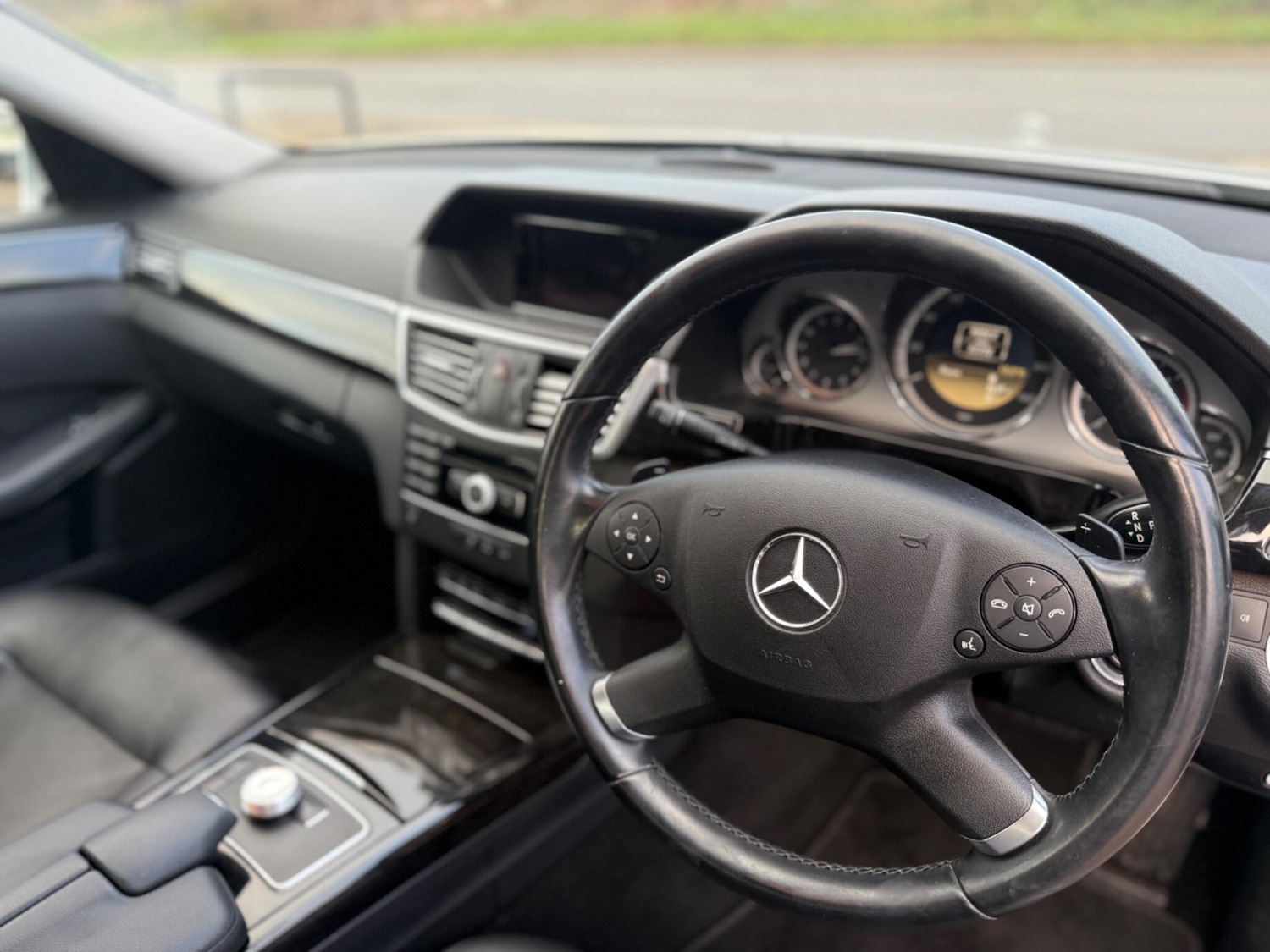 Used Mercedes-Benz E Class 2012 for sale - 76913187: Photo 12