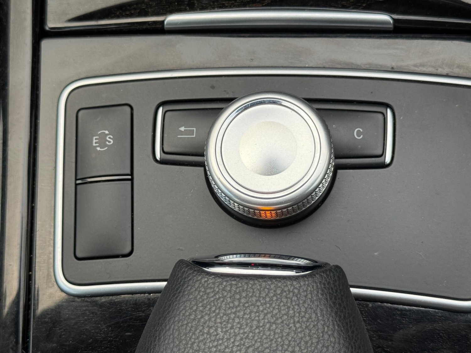 Used Mercedes-Benz E Class 2012 for sale - 76913187: Photo 28