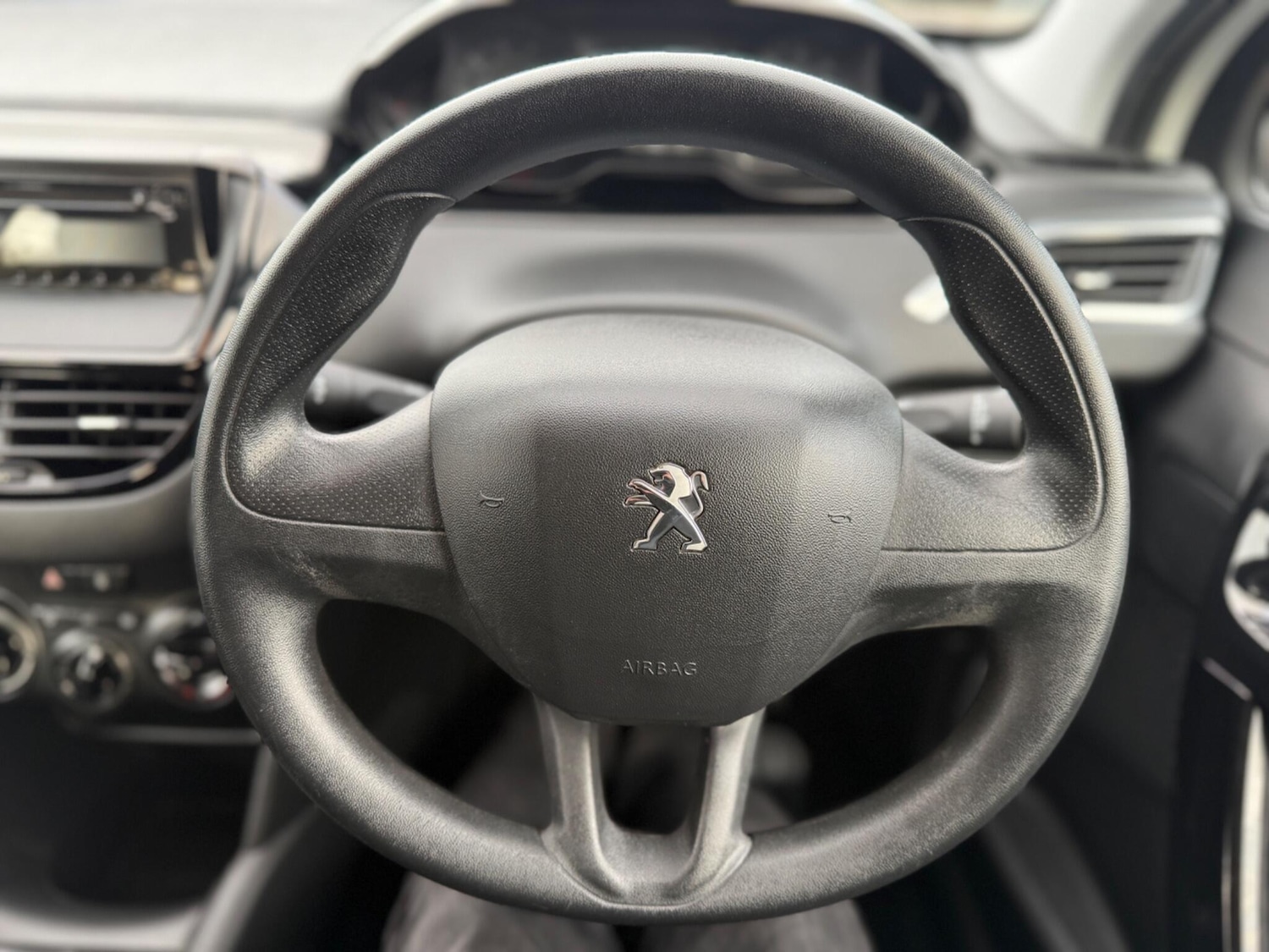 Used Peugeot 208 2015 for sale - 76926936: Photo 18