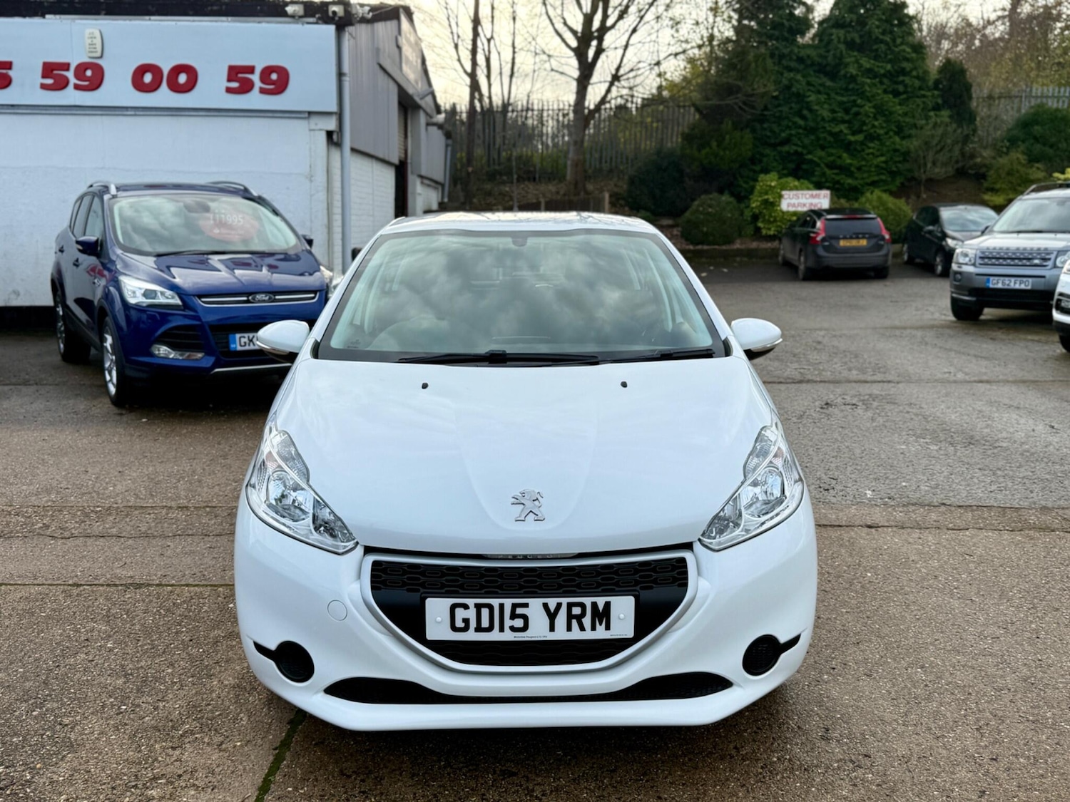 Used Peugeot 208 2015 for sale - 76926936: Photo 2