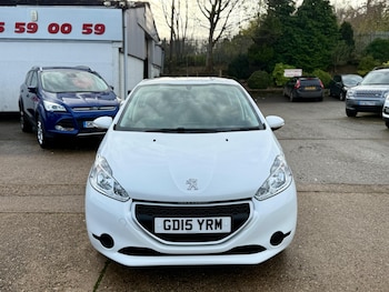Used Peugeot 208 2015 for sale - 76926936: Photo