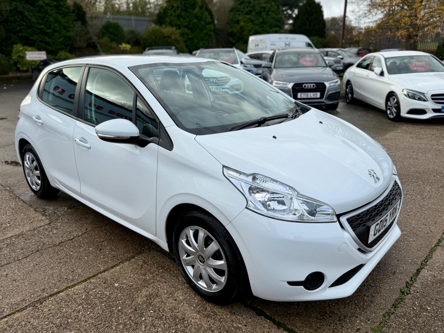Used Peugeot 208 2015 for sale - 76926936: Photo 3