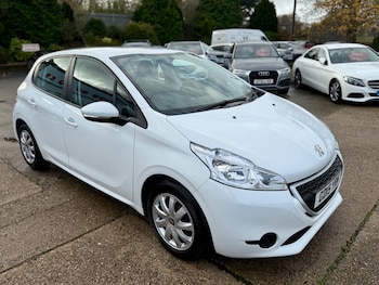 Used Peugeot 208 2015 for sale - 76926936: Photo