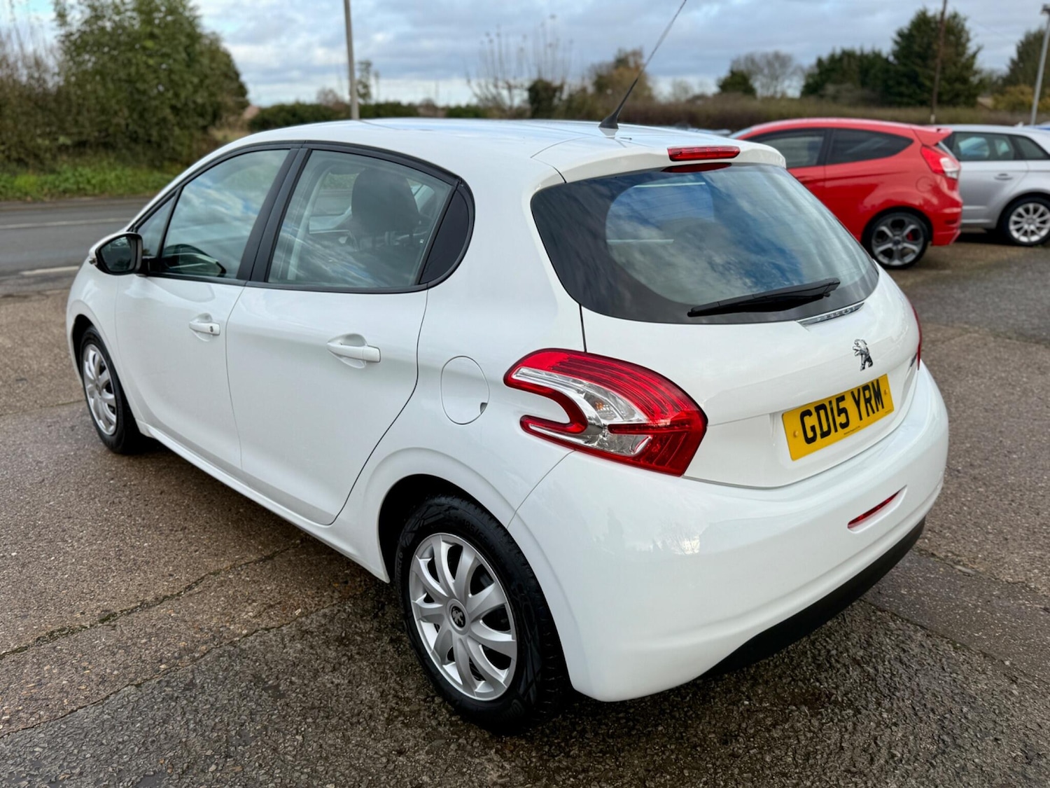 Used Peugeot 208 2015 for sale - 76926936: Photo 5