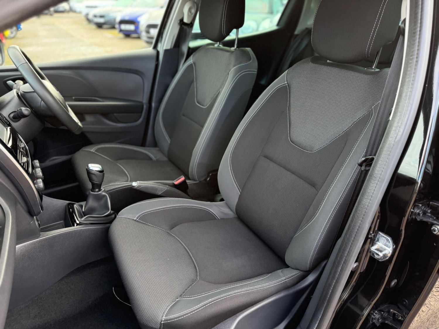 Used Renault Clio 2018 for sale - 77028938: Photo 12