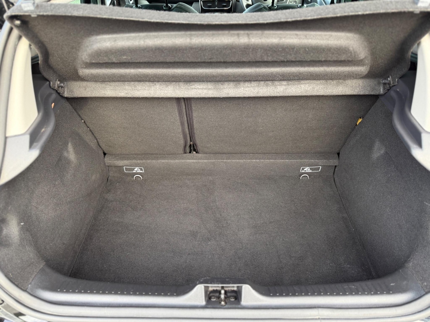 Used Renault Clio 2018 for sale - 77028938: Photo 15