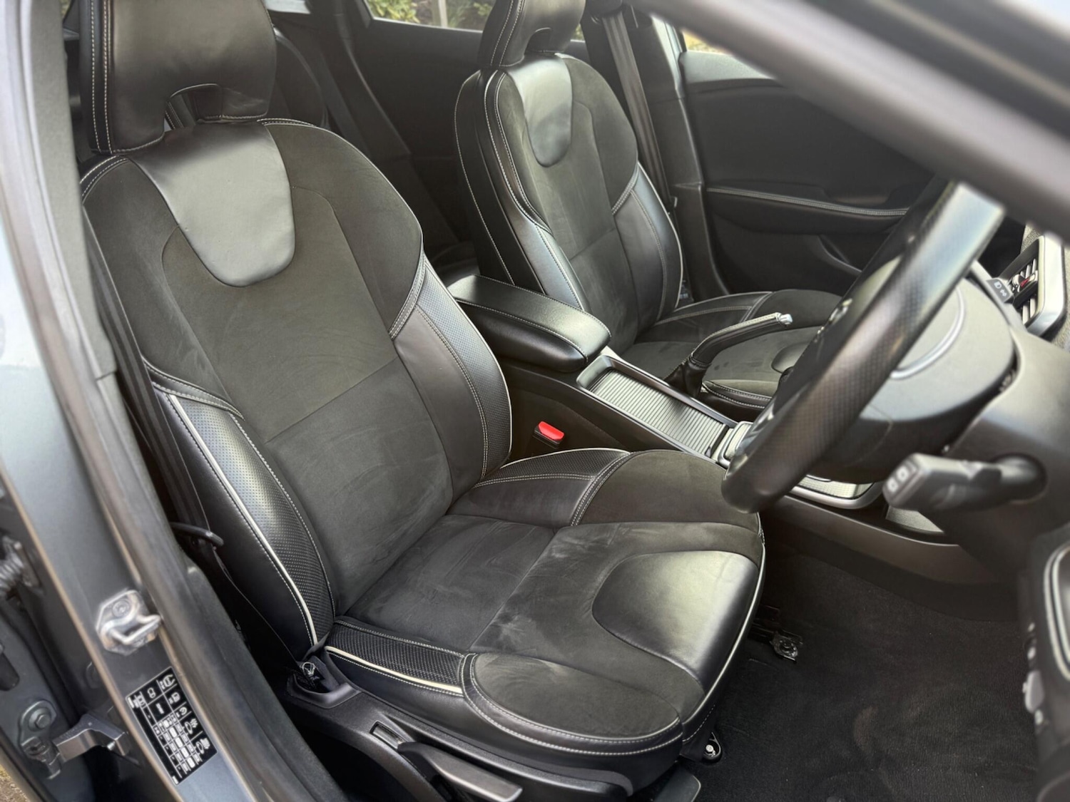 Used Volvo V40 2018 for sale - 78204661: Photo 9