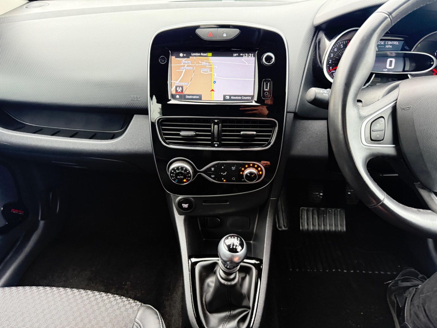 Used Renault Clio 2016 for sale - 76592549: Photo 15