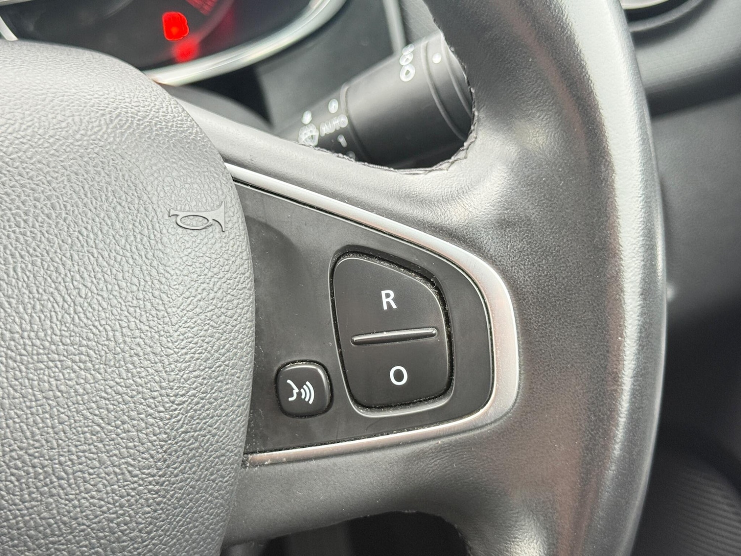 Used Renault Clio 2016 for sale - 76592549: Photo 25