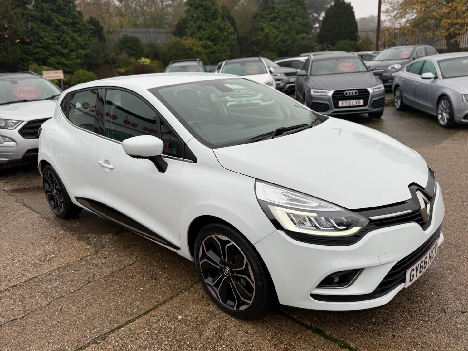 Used Renault Clio 2016 for sale - 76592549: Photo 3