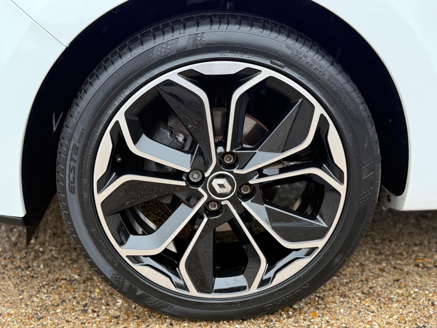 Used Renault Clio 2016 for sale - 76592549: Photo 32