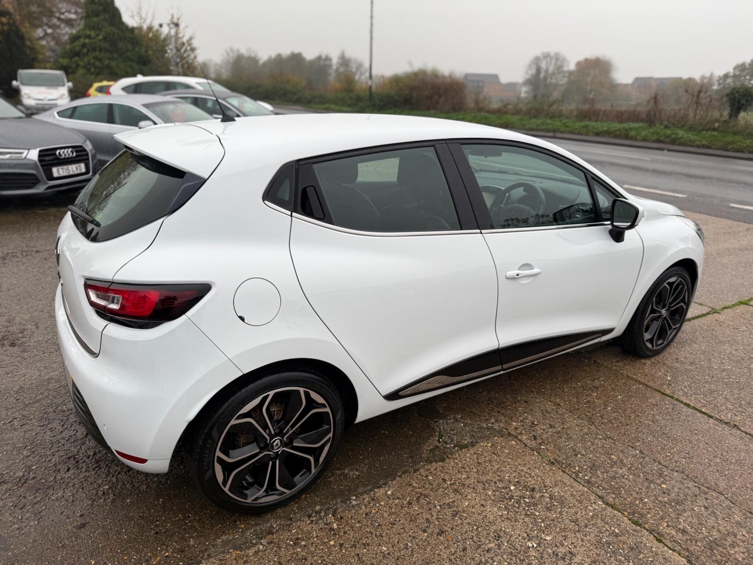 Used Renault Clio 2016 for sale - 76592549: Photo 7