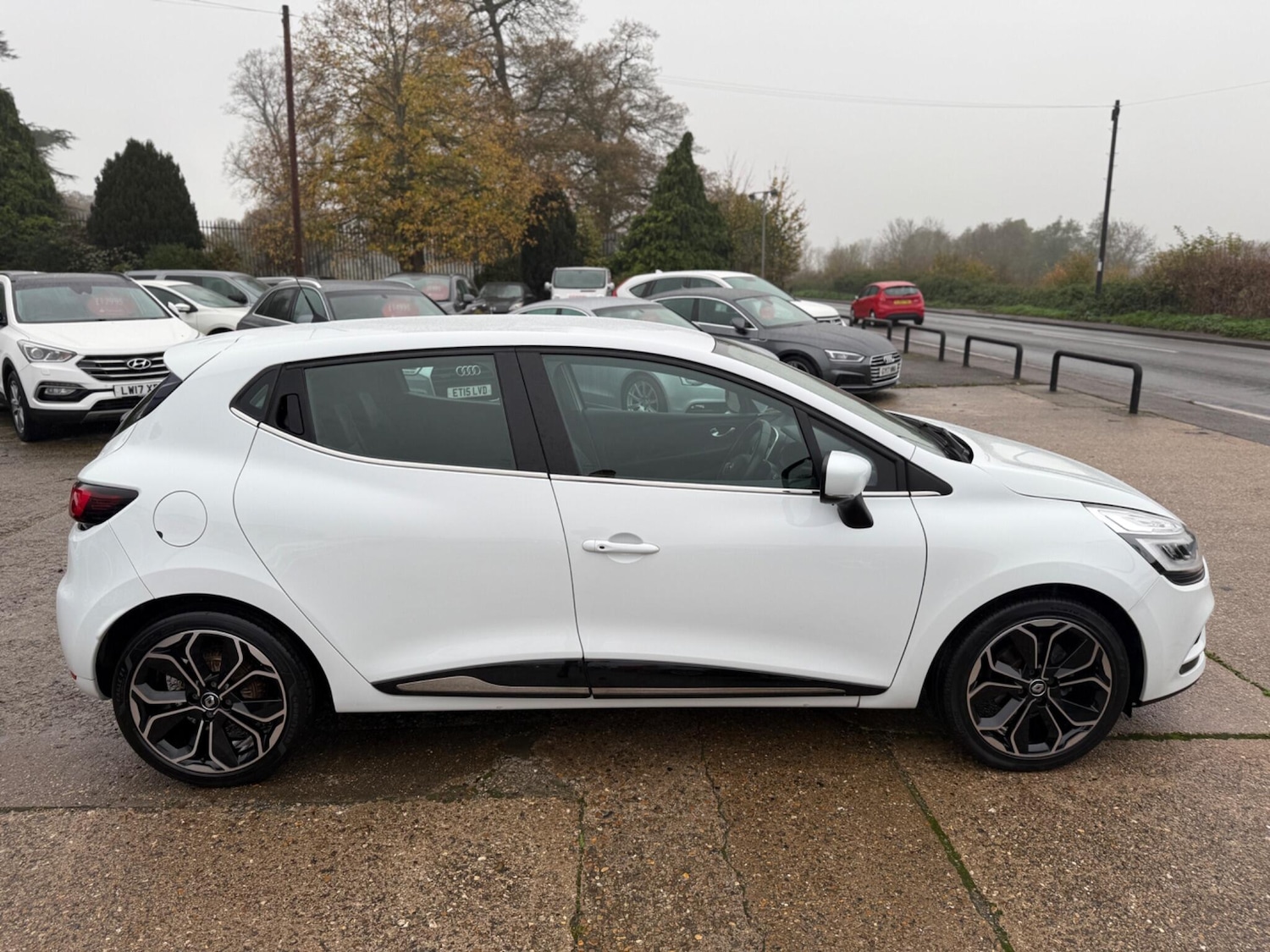 Used Renault Clio 2016 for sale - 76592549: Photo 8