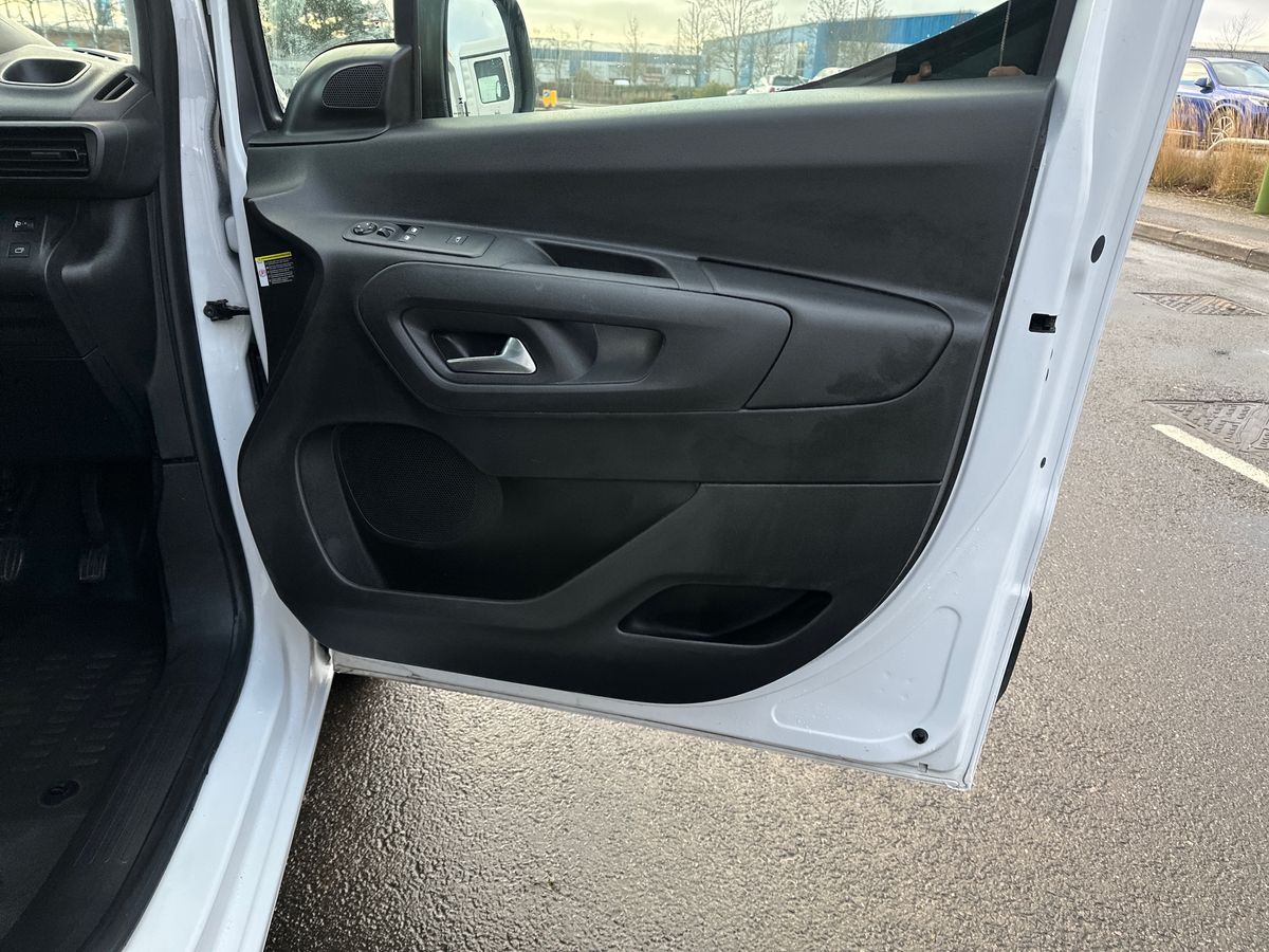 Used Peugeot Partner 2025 for sale - 77127510: Photo 35